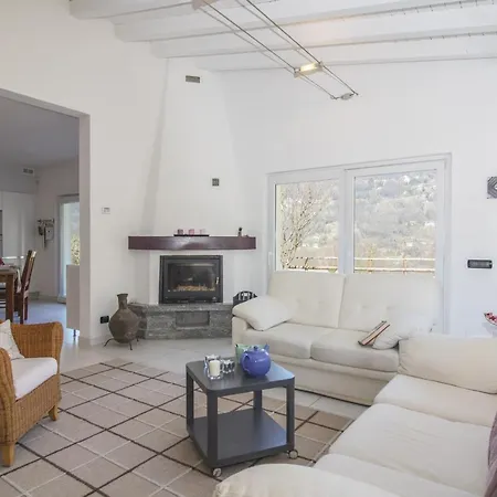 Villa Bonga Sleeps 6 Agra