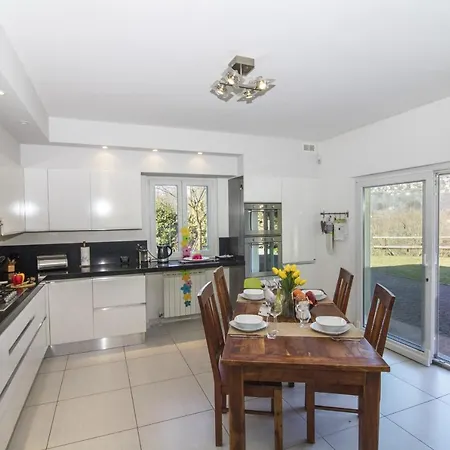 Bonga Sleeps 6 Villa *