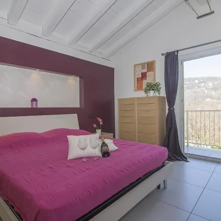 Bonga Sleeps 6 Villa Agra